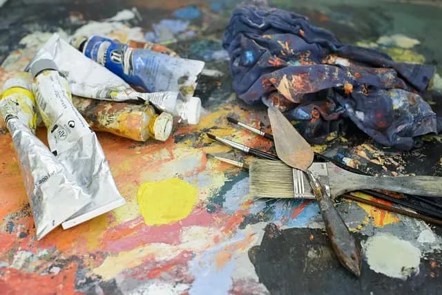 Cómo elegir la pintura adecuada para interiores: Guía completa