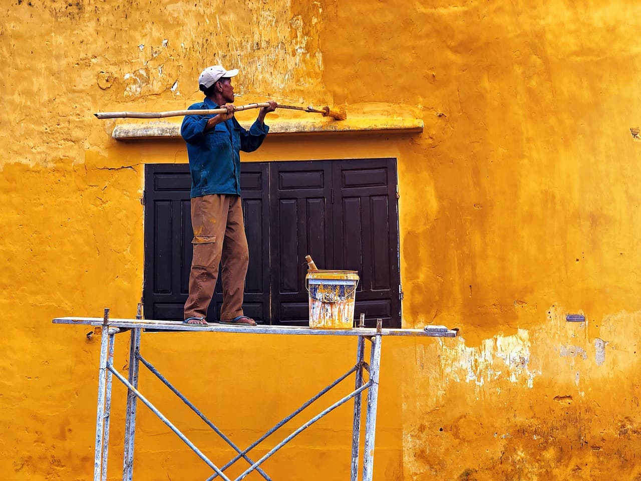 Errores a evitar al contratar un servicio de pintura profesional